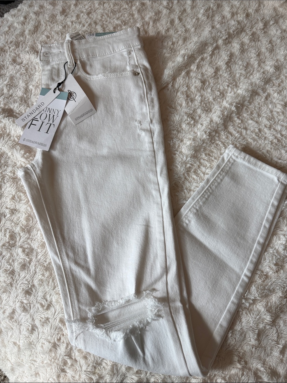 NWT🛍️WOMENS STRADIVARIUS SKINNY WHITE JEANS🛍️ SIZE 6